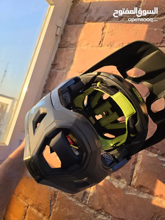 Bell Super DH Spherical Helmet