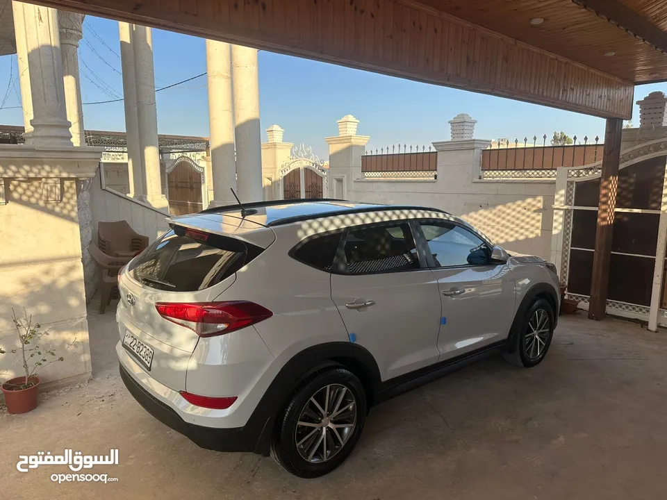 هونداي توسان وارد الشركة الردنيه فل كامل بنوراما مالك واحد من الوكالة