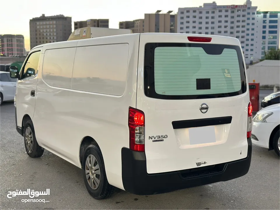 نيسان باص ثلاجة (NV350 ) 2021