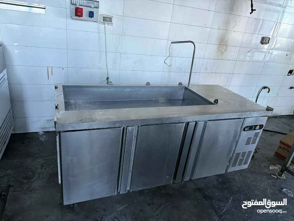 ثلاجات مطعم مستعملة لمدة بسيطة
