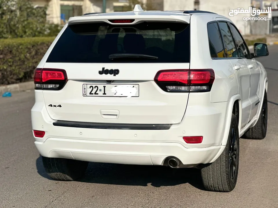 Jeep grand cherokee 2021 black top