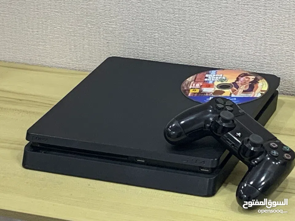 بلايستيشن 4 مهكر مع ديتين وقرص جي تي اي فايف
