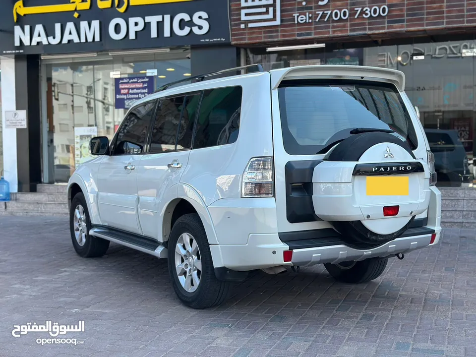 Mitsubishi Pajero 2014 oman car 3.5 Ltr full options