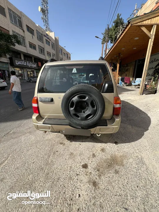 سازوكي فيتارا للبيع موديل  2005 لون شمباني