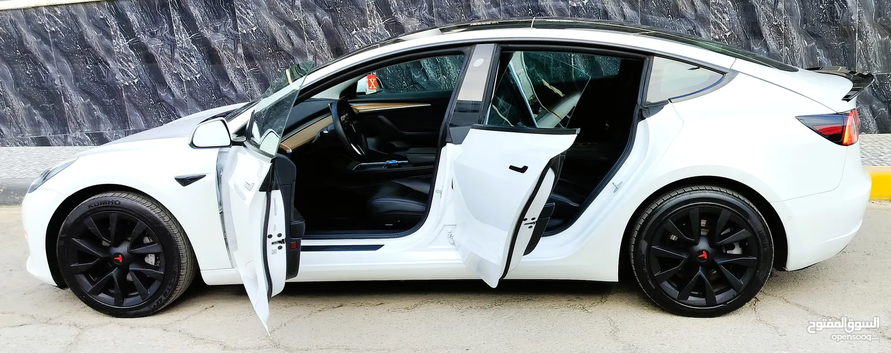 تيسلا 2022 model 3 فحص كامل 4 جـــيـــد بدون ملاحظات بودي (كرت ابيض) بحالة الوكالة بسعر لقطة ومحرووق