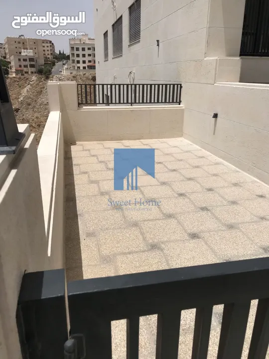 شقة فاخرة للبيع في الكرسي - خلف إدارة السير 165م مع ترس 25م تشطيب سوبر ديلوكس لم تسكن