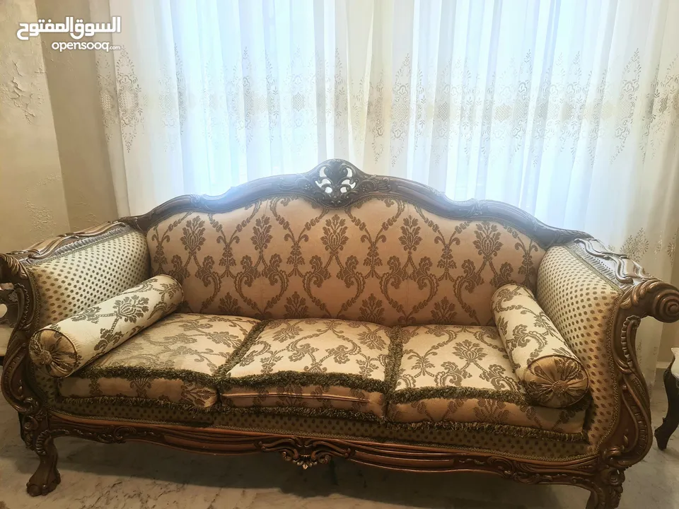 طقم كنب فاخر كالجديد