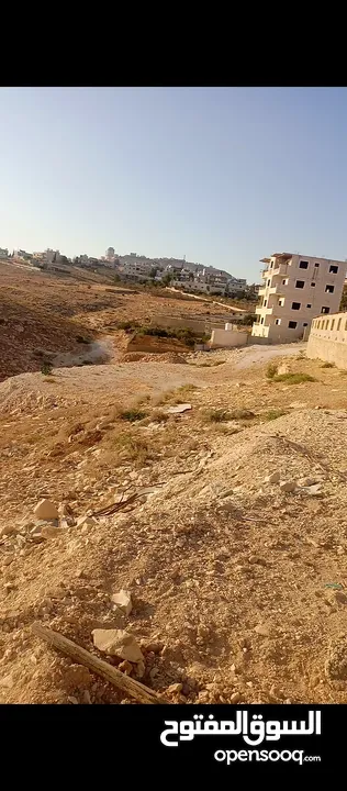 ارض للبيع في وسط الشواورة بلقرب من قاعة الجمال واصلها جميع الخدمات والله يطرح البركة لصاحب النصيب