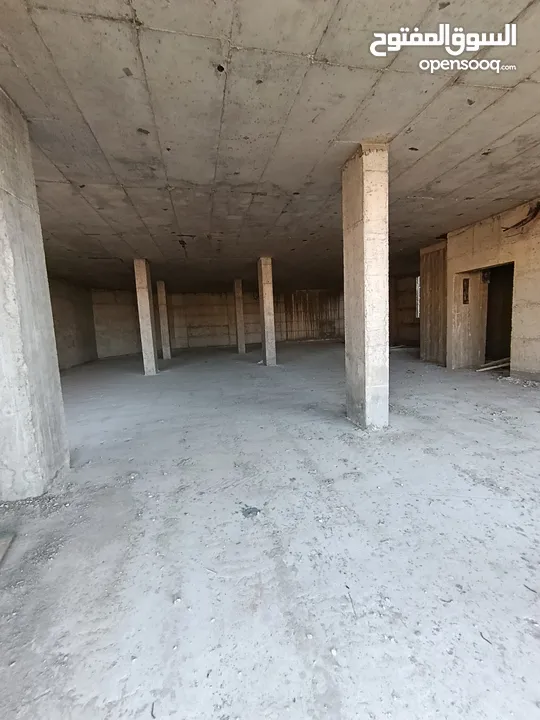 محلات تجاريه للايجار  بناء جديد كهرباء3فاز ساحه للتحميل وتنزيل بناء جديد مساحه بين الاعمده الاسمنتيه