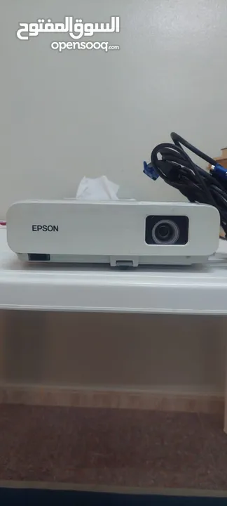 Epson Projector  استخدام خفيف جدا