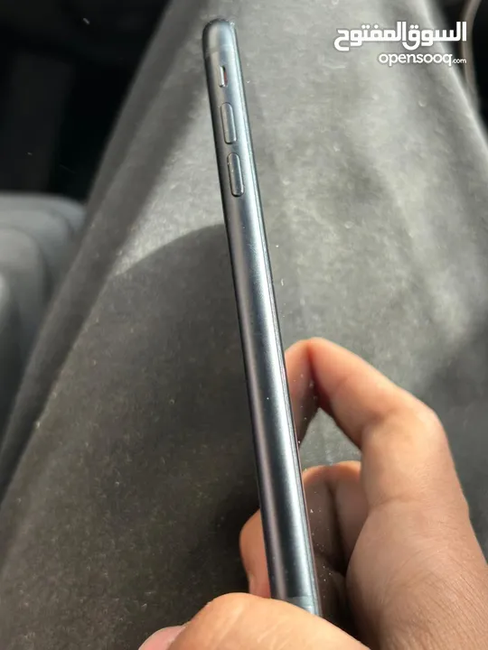 XR iPhone 64g