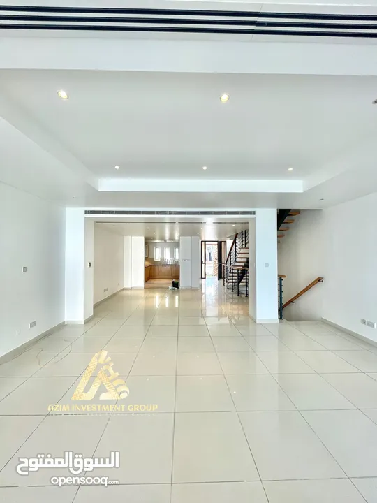 Modern 3Bedroom Townhouse in Al mouj-Equipped kitchen-Basement Garage-Garden