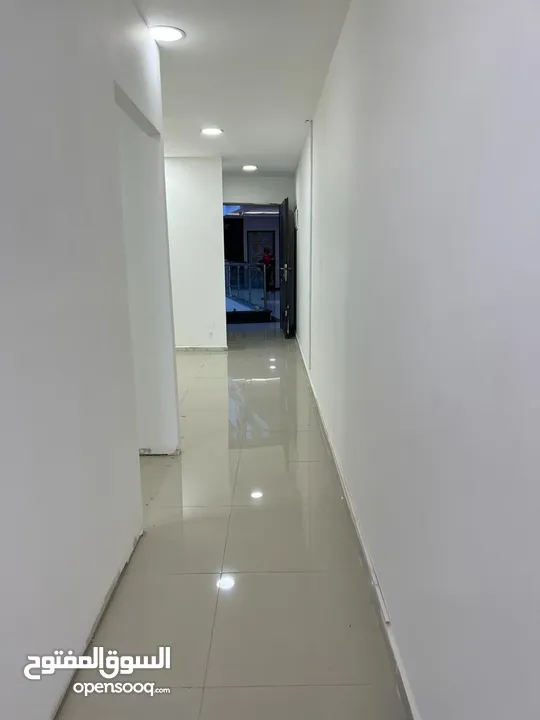 مكتبين جنب بعض 53 م و 61م