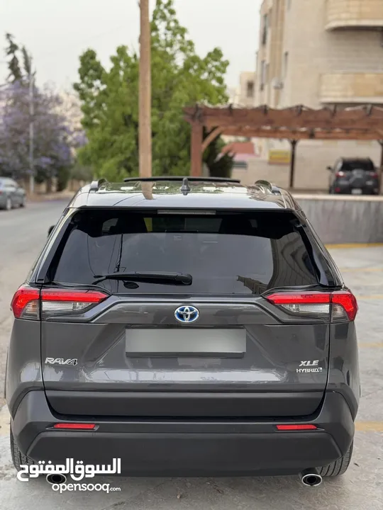 Toyota RAV4 XLE 2024