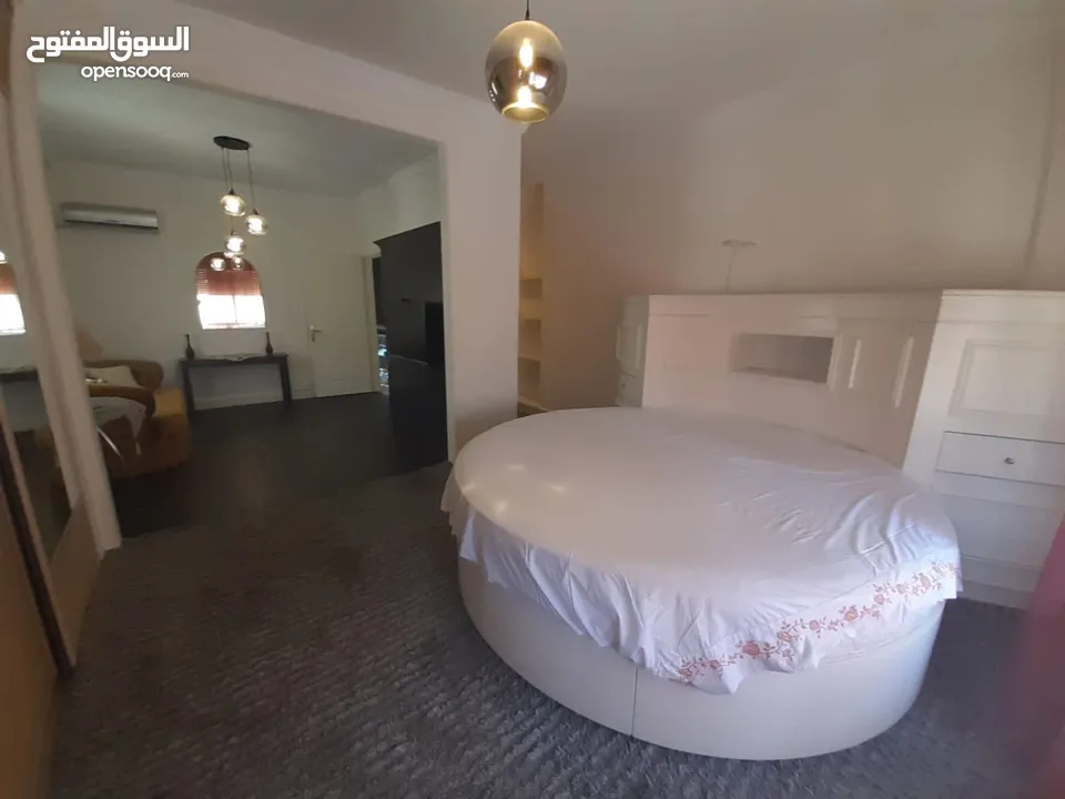 شقة مفروشة فرش مودرن غرفتين نوم في - عبدون - بموقع مميز و فرش فاخر (6919)