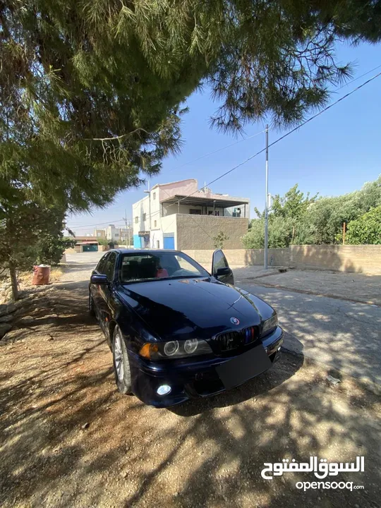 Bmw e39 520 2000 الدب للبيع