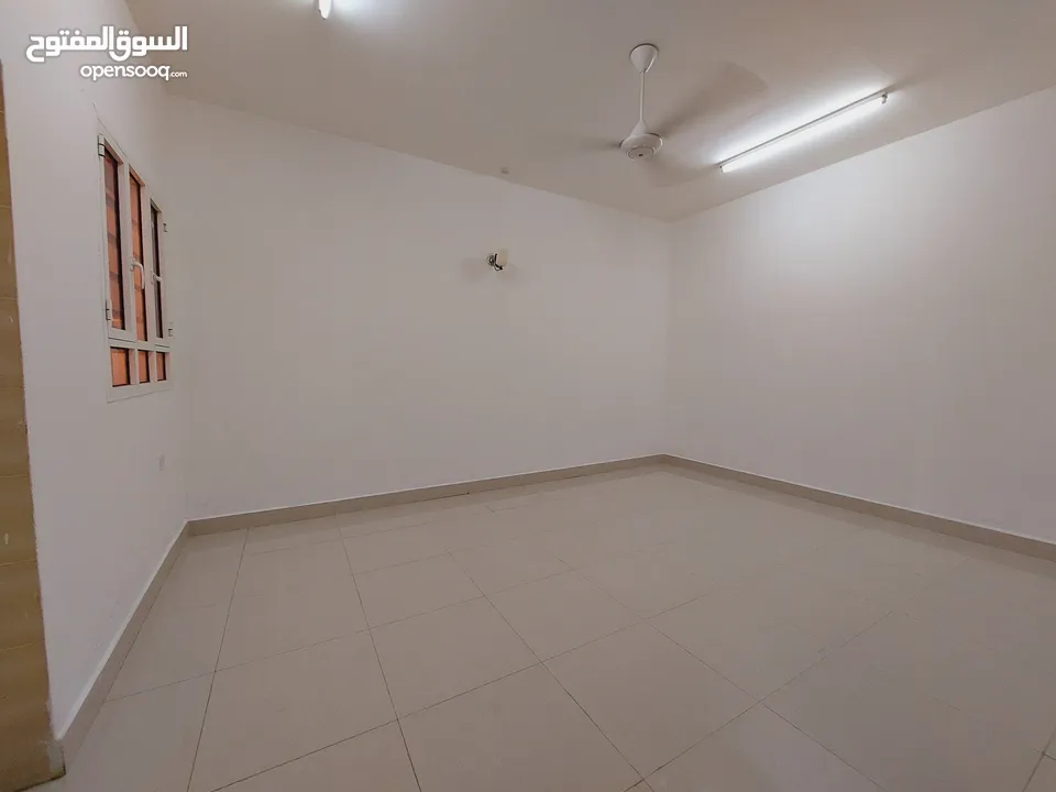 غرف مميزة للموظفين في الموالح 11/ قريب من جامع الاسلام