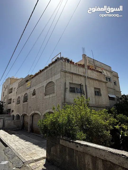عمارة سكنية تجارية للبيع 4 شقق سكنية + 3 مخازن تجارية
