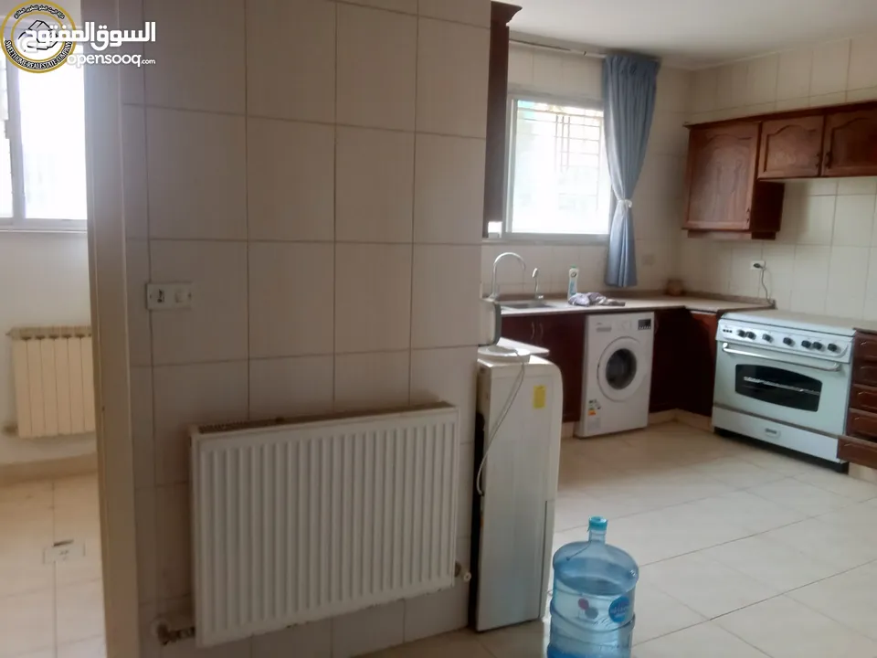 شقة أرضية مميزة للبيع في عبدون الشمالي 220م مع حديقة وترسات 200م يسعر مغري