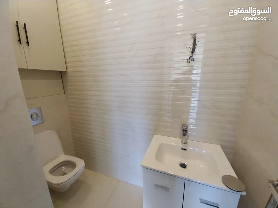 شقة غير مفروشة للإيجار ( Property 38690 )-175034701