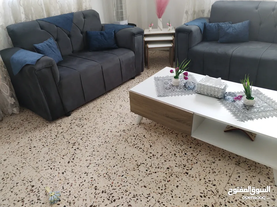طقم كنب 8 مقاعد مع طاولة
