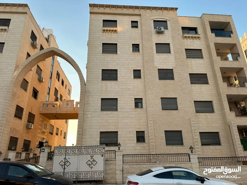 للبيع  شقة  جديدة كليًا – ضاحية الريحان (عمارة البيت الأندلسي 2)
