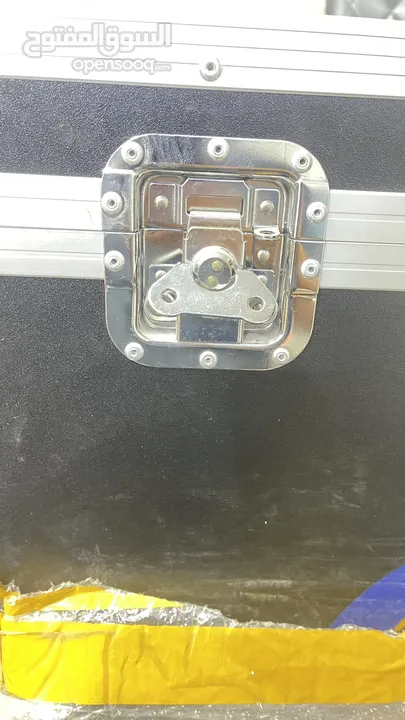 صندوق مقاوم للصدمات