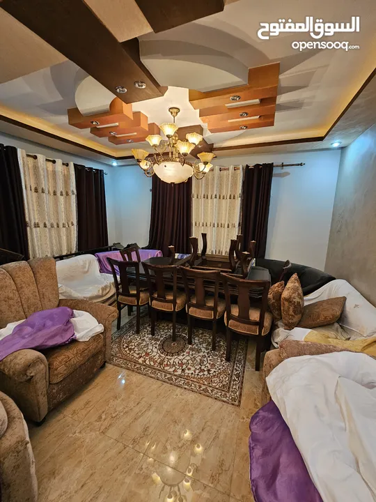 شقه فاخره للبيع