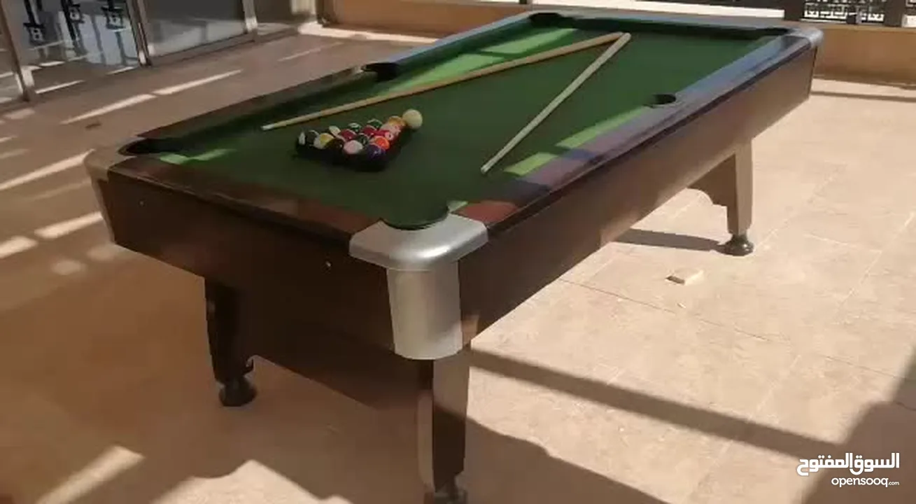طاولات بلياردو وسنوكر واكسسواراتها