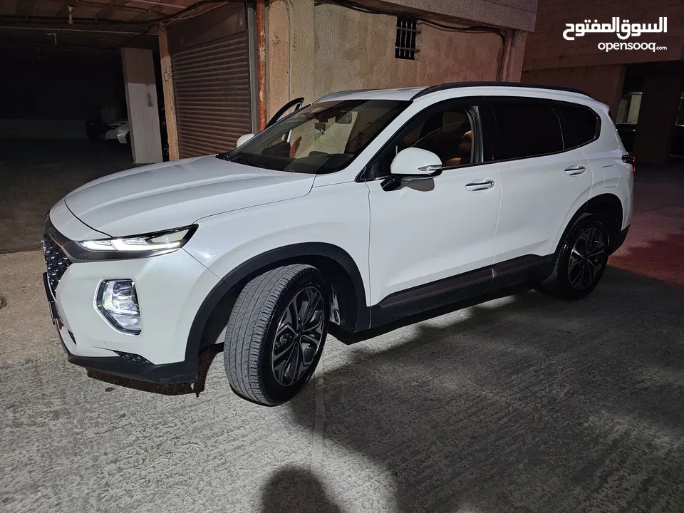 هونداي سنتافيه 2020 ترخيص 19 للبيع. 7 ركاب اصل .عداد قليل