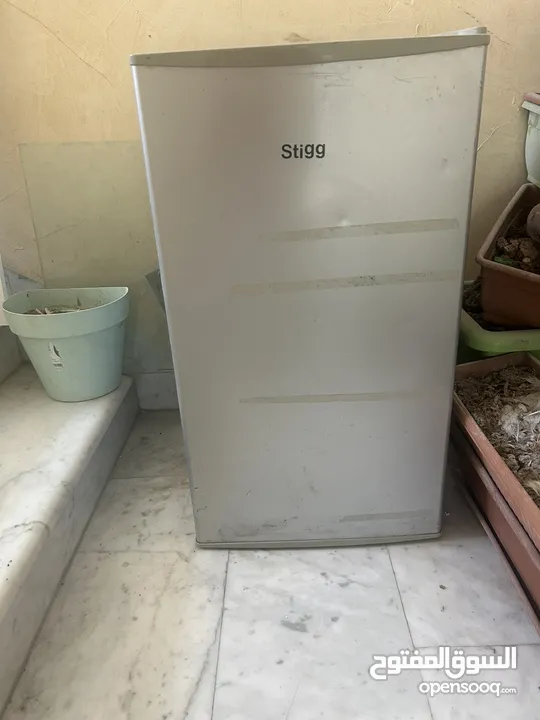 تلاجة صغيرة للبيع mini fridge  مع فريزر