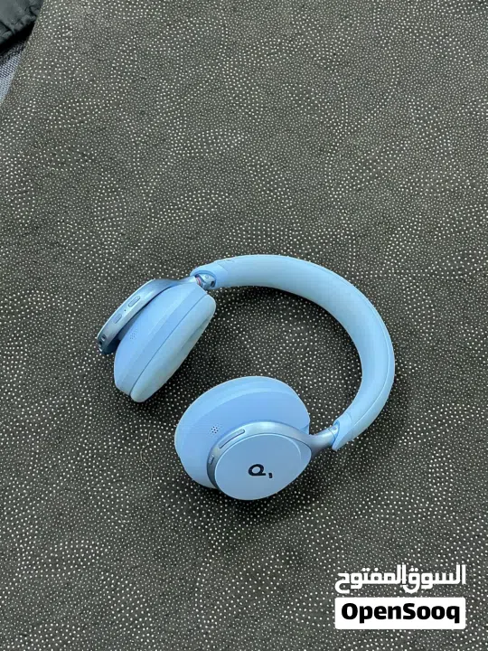 20+ Headphones available  Oh specs only (brand - Sony Boss Apple Beats JBL etc,.)