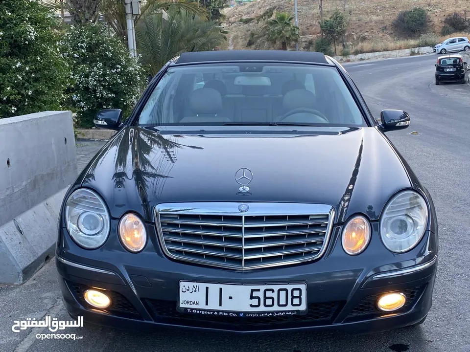 مرسيدس 2009 E200 بانوراما   استخدام شخصي  فل كامل وفحص كامل   وعداد قليل ((100 الف كم فقط