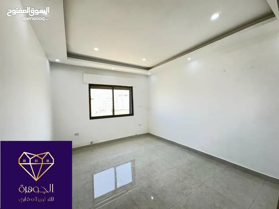 طابق اخير مع روف دوبلكس فاخر لم يسكن لقطه وبسعر مغري جدا عرض خاص ع اخر شقة أرقى مناطق جبيهة ام زويتن