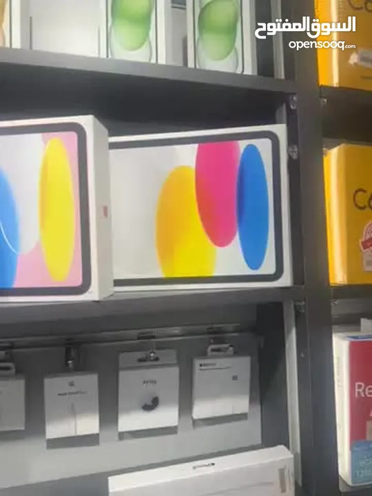 APPLE IPAD AIR 6 256 g ابل ايباد اير 6 256 جيجا  كفاله 1 من ابل  وسنتين من اكشن إكسبرس