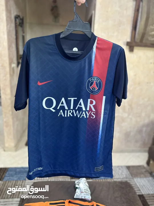 ملابس رياضة