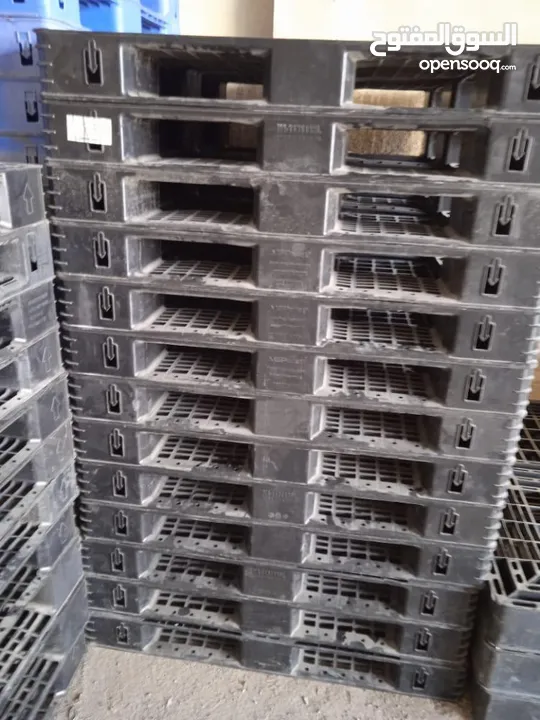 plastic pallets