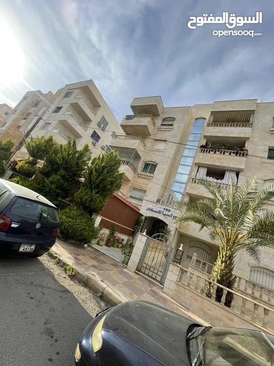 شقة للبيع  في اجمل مناطق الجبيهة قرب الجامعه الاردنيه الطابق الأول مساحة 170 متر  من المالك مباشرة