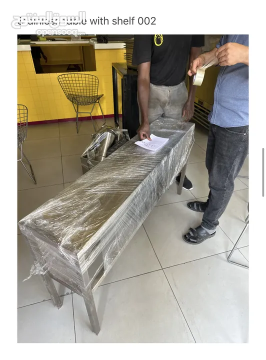 عده مطعم كاملة للبيع بحالة الوكالة