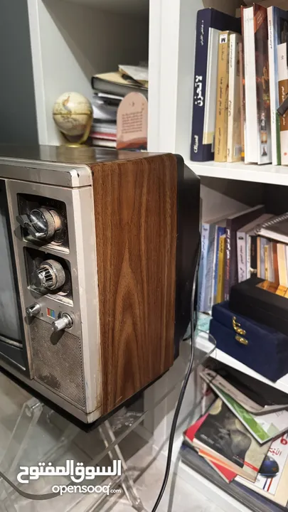 تلفزيون نادر جدا rare old antique television - rare peace قطعة نادرة جدا