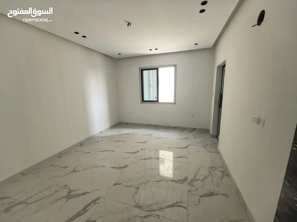 عرض خاص احجز شقتك مطلة على الشارع الرائيسي موقع ممتاز. #شقة سكنية راقية جدا للبيع