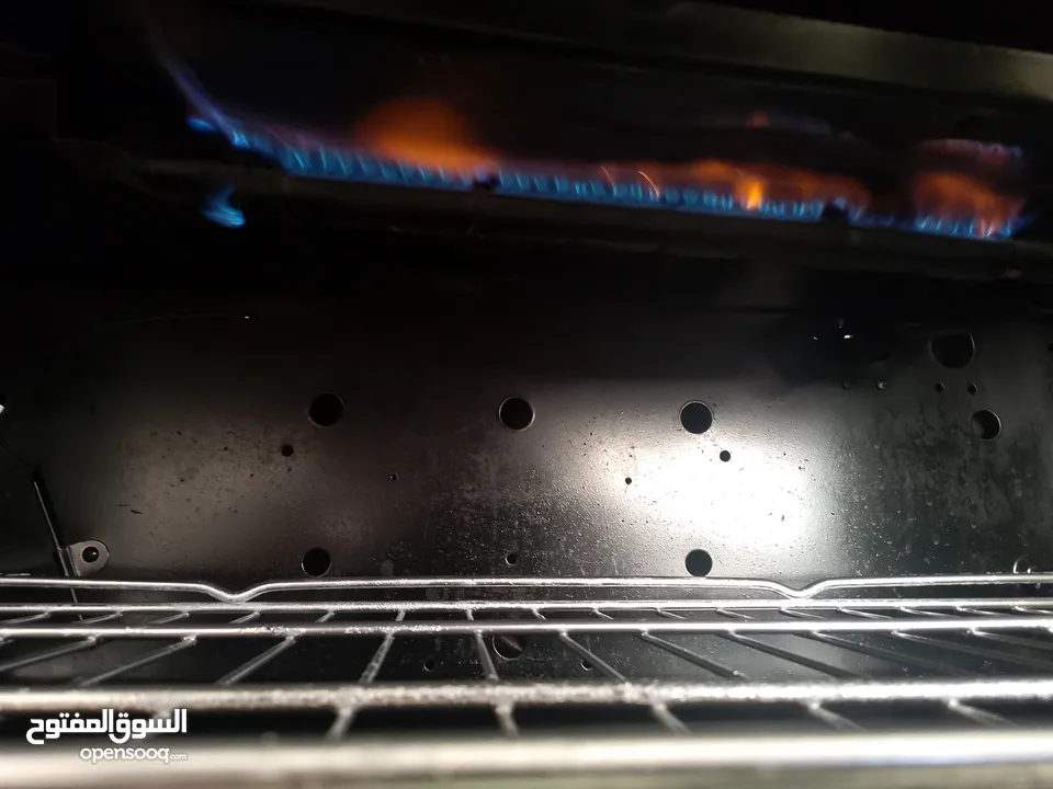 غاز 5عيون نحاس نظام 7مفاتيح بشتغل شواية وفرن مع بعض حجم80×60 فل ستانليس ستيل   موجود بالبقعة وعالفحص