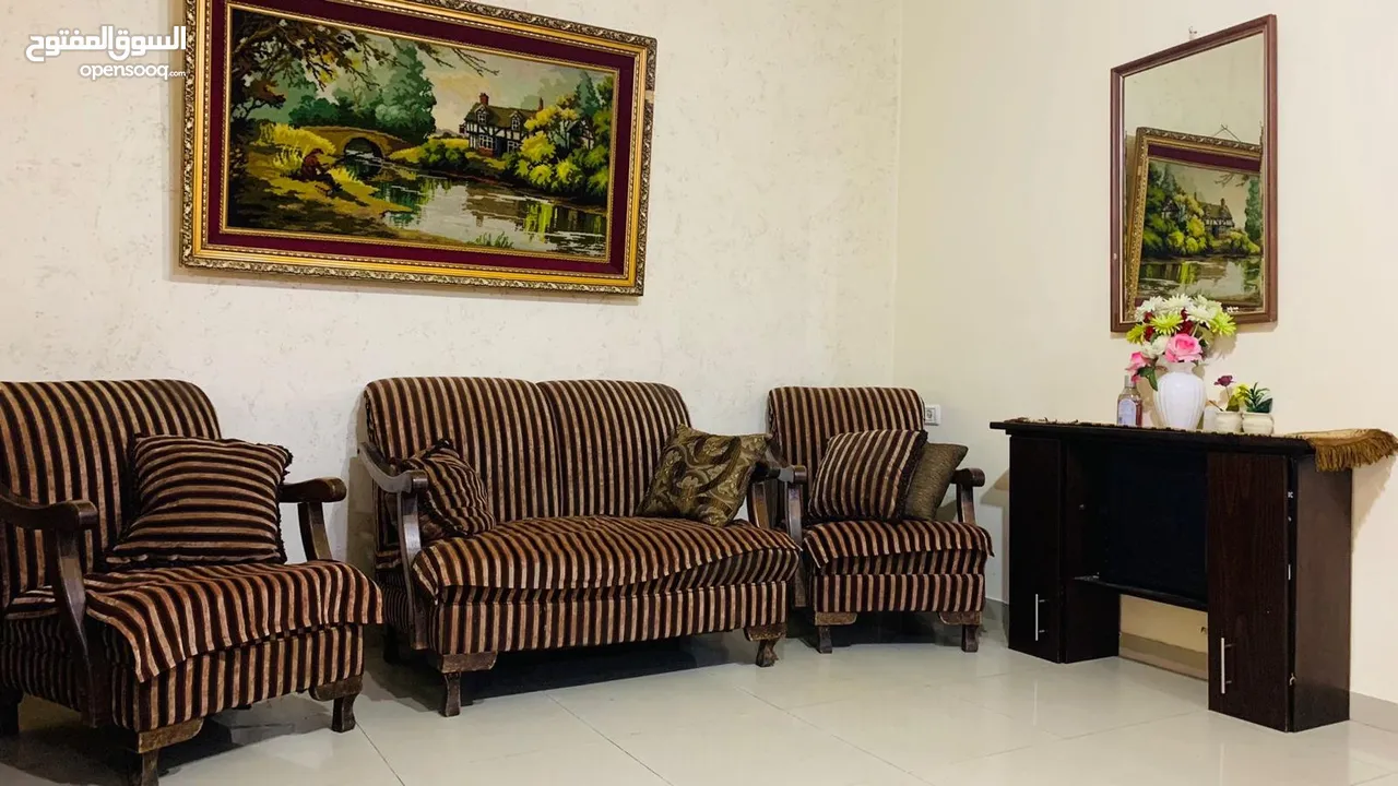 شقه للبيع قرب عين منجد قيادة الشرطه