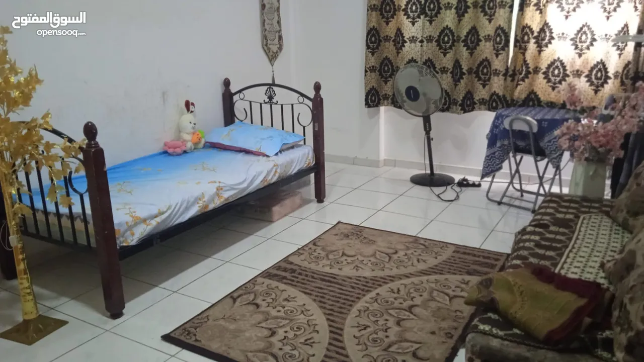 Master bedroom for rent for executive single lady 750 Dhs per month in Abushagara