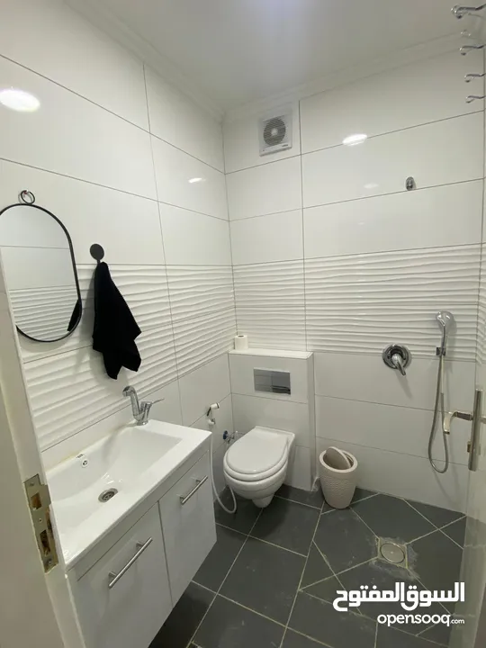 روف مفروش للبيع في الطيرة دوار نبيل عمرو مباشره دون وسيط