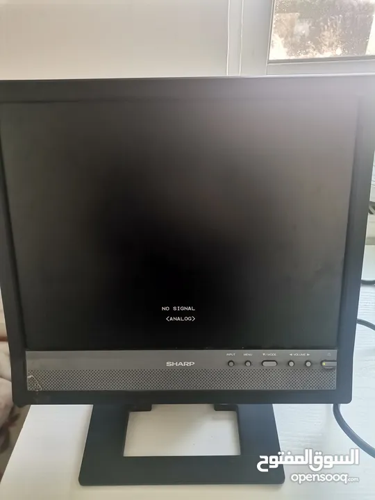 شاشة lcd مستعملة للبيع بسعر طري جدا للتواصل 8493638*77 بدون النجمة