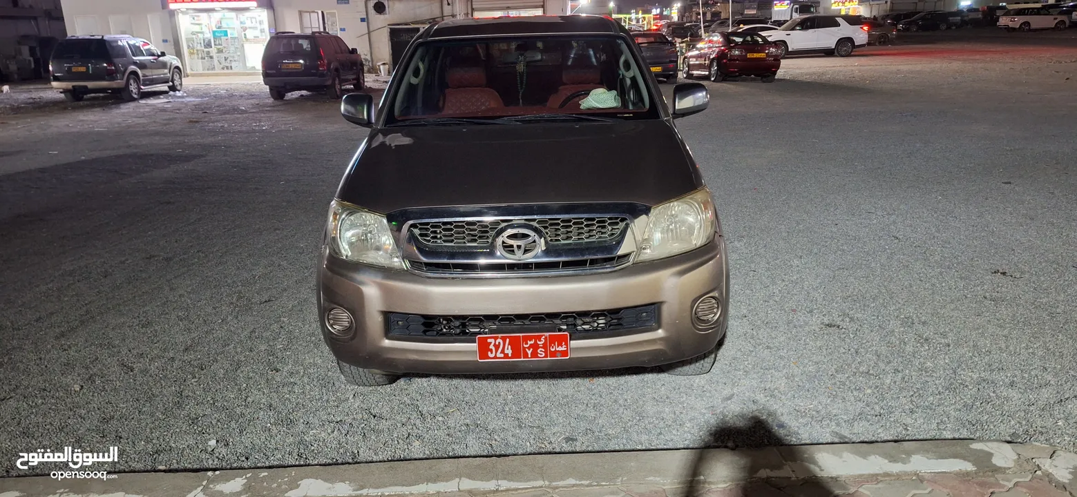 TOYOTA HILUX 4×4 VERY GOOD CONDITION