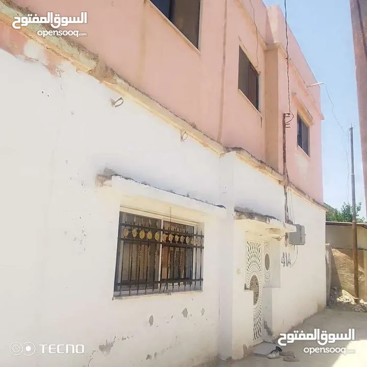 بيت طابقين للبيع مقابل مسجد التوبة