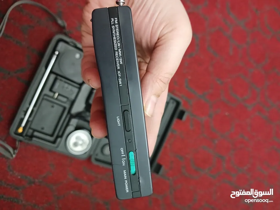 راديو SONY نادر جدا ياباني اصلي مع شنطته وكامل معداته