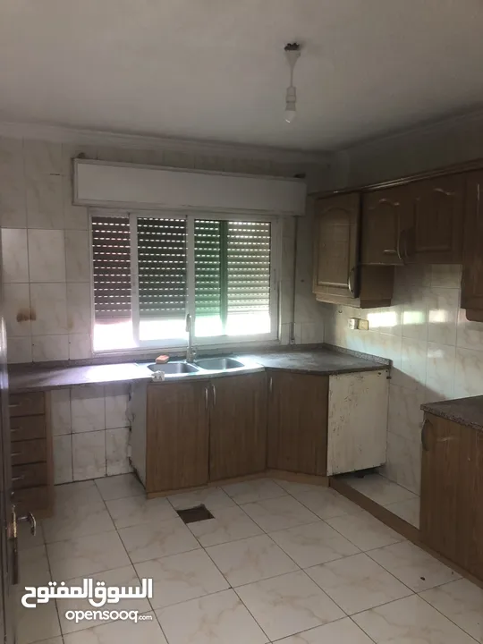 Empty apartment for Rent